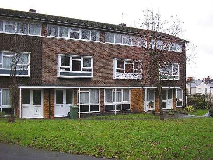2 Bedroom Maisonette To Rent In Epsom, KT17