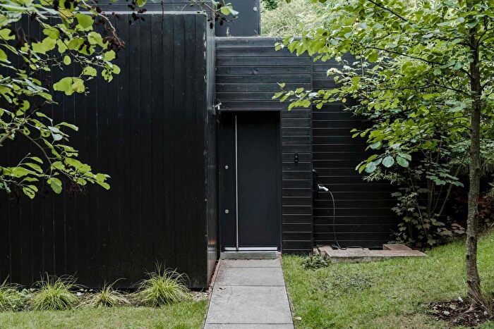 3 Bedroom Detached House To Rent In Brackendale, Billericay, Basildon, Essex, CM11