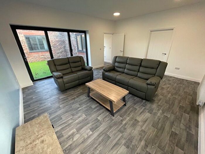 3 Bedroom Bungalow To Rent In New Hall, Liverpool, L10