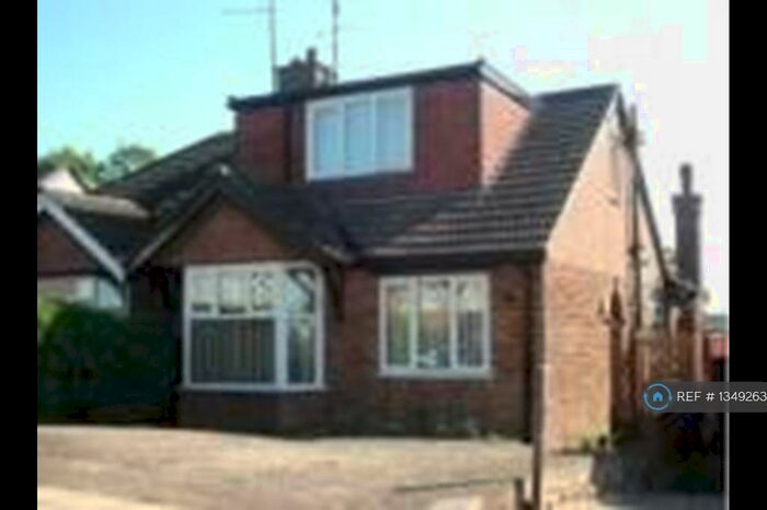 3 Bedroom Semi-Detached House To Rent In Julian Way, Northampton, NN2