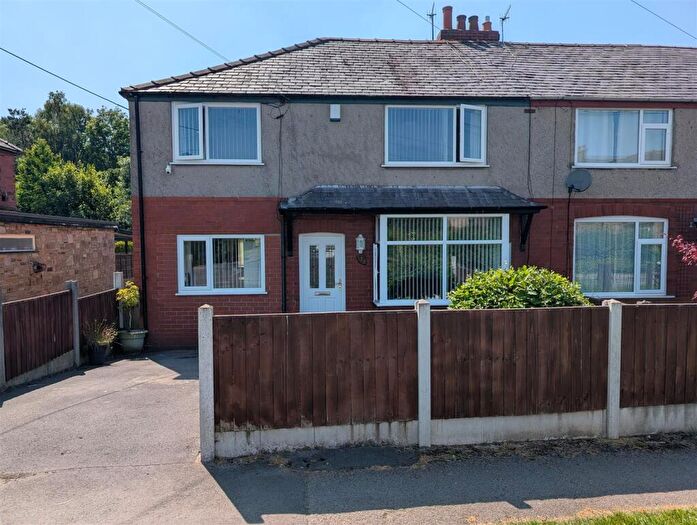 4 Bedroom End Of Terrace House For Sale In High Hill Road, New Mills, High Peak, SK22