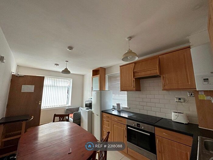 4 Bedroom Semi-Detached House To Rent In Laurel Avenue, Durham, DH1