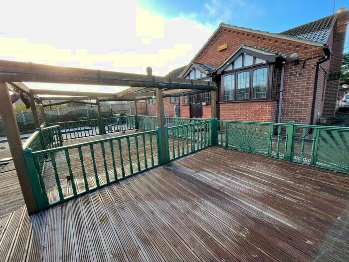 3 Bedroom Bungalow To Rent In Loughborough Road, West Bridgford, NG2