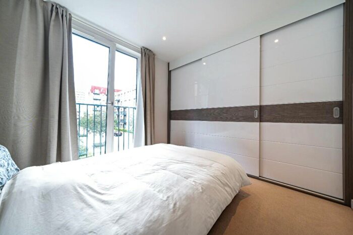 2 Bedroom Apartment To Rent In Whiting Way, London, SE16