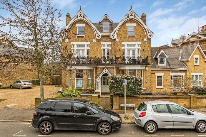 2 Bedroom Flat To Rent In Ennerdale Road, Richmond, Surrey, TW9