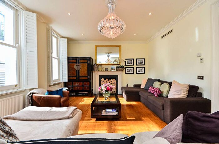 2 Bedroom Flat To Rent In Courtfield Gardens, South Kensington, London, SW5