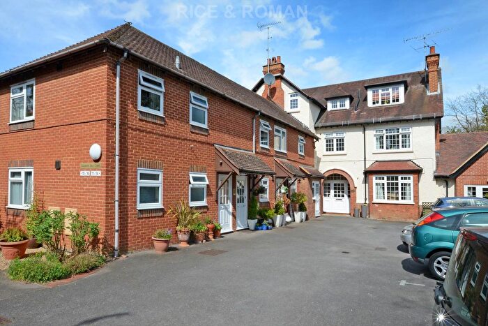 1 Bedroom Flat For Sale In Elizabeth Hart Court, Weybridge, KT13