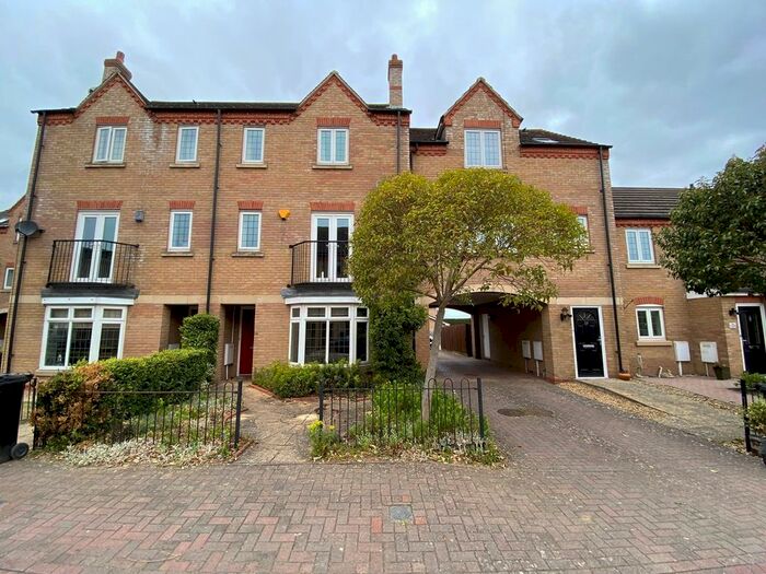 4 Bedroom Town House To Rent In Fen Field Mews, Deeping St James, Peterborough, PE6
