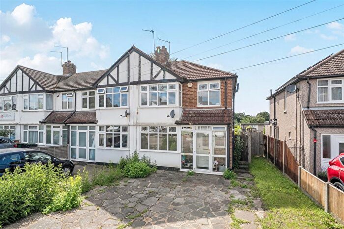 3 Bedroom End Of Terrace House For Sale In Barton Way, Croxley Green, Rickmansworth, WD3