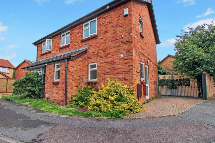 5 Bedroom Detached House For Sale In Balland Field, Willingham, Cambridge, CB24