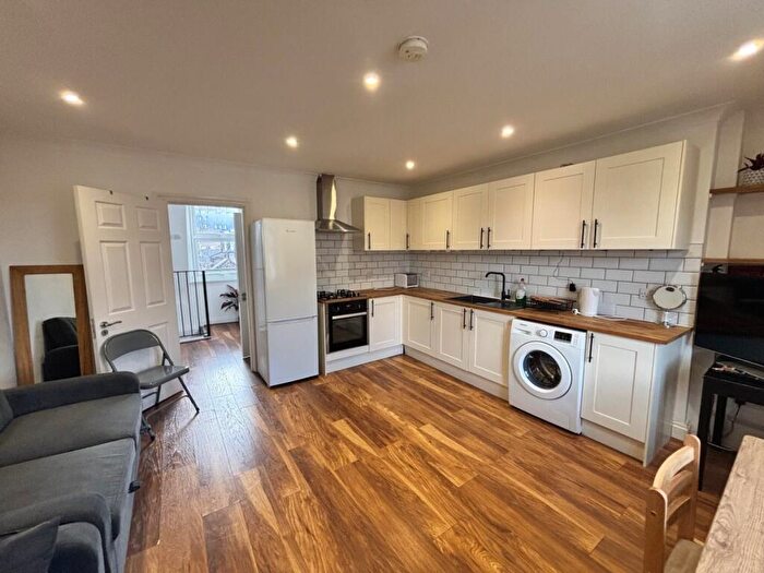 1 Bedroom Flat To Rent In Chicksand Street, Whitechapel, E1