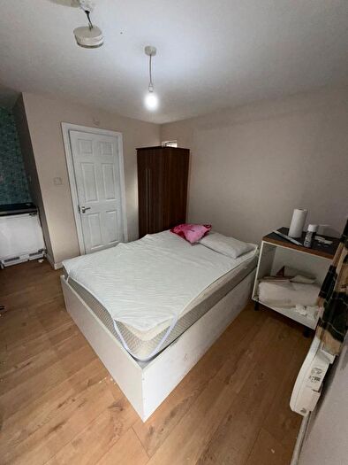 Studio To Rent In Delamere Road, Hayes, UB4