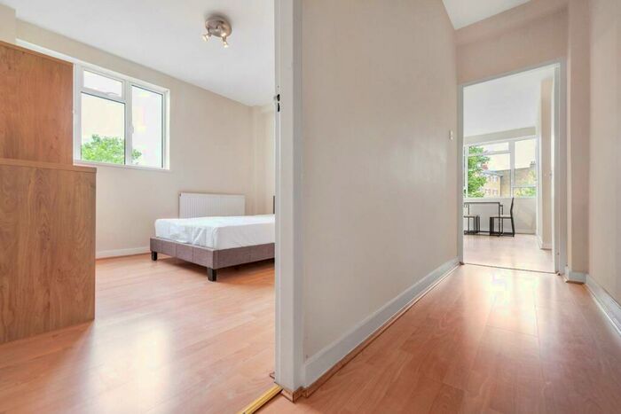 2 Bedroom Flat To Rent In Nightingale Lane, Nightingale Triangle, London, SW12