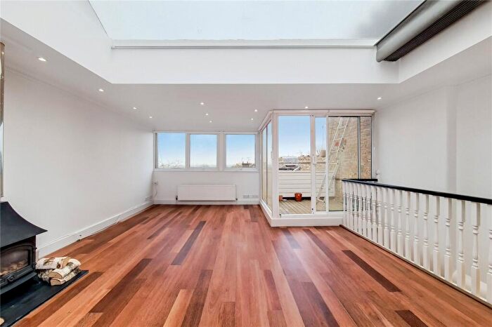 3 Bedroom Flat To Rent In Willoughby Road, Hampstead, NW3