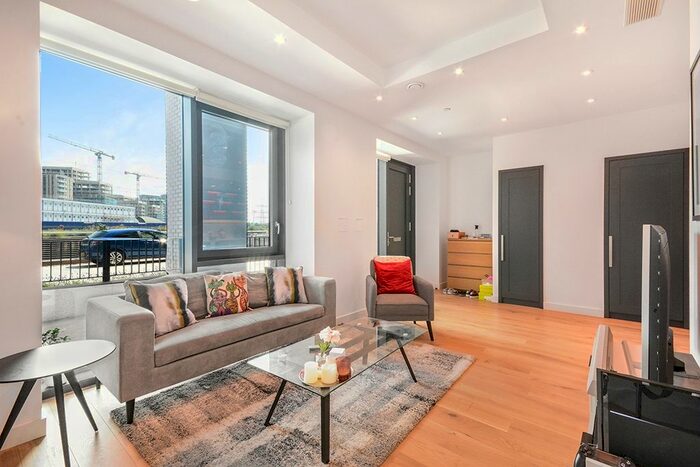 2 Bedroom Flat To Rent In Echo House, City Island Way, E14
