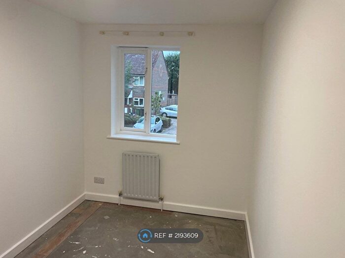 2 Bedroom Flat To Rent In Dartford, Dartford, DA1