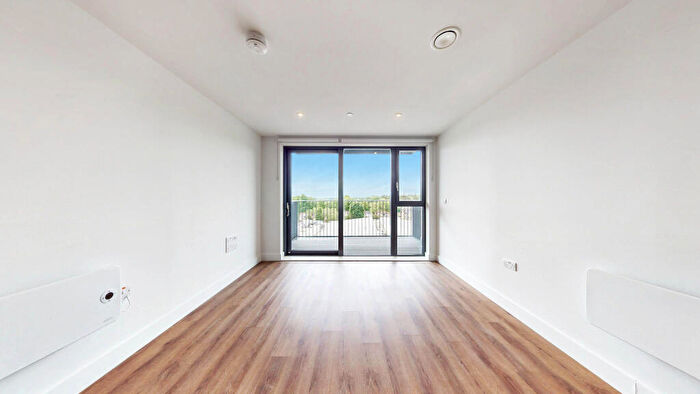 2 Bedroom Apartment To Rent In Carter House, SL6