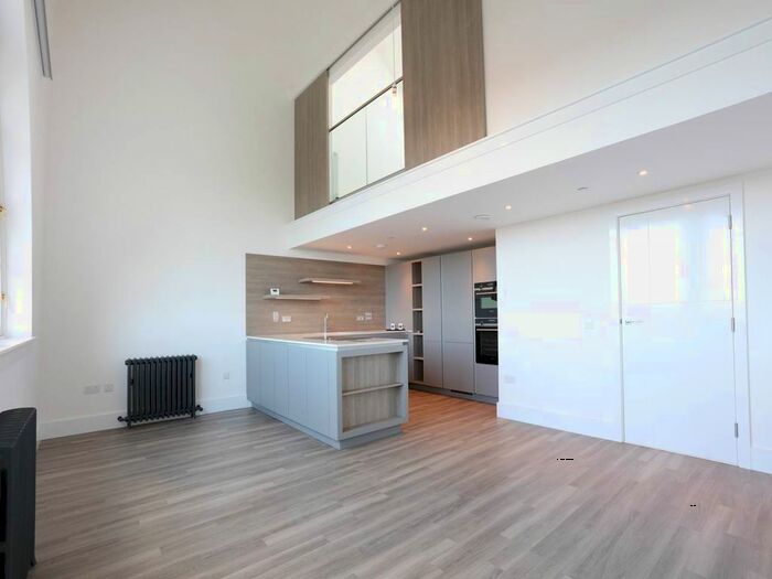 3 Bedroom Flat To Rent In Viewforth, Edinburgh, EH10