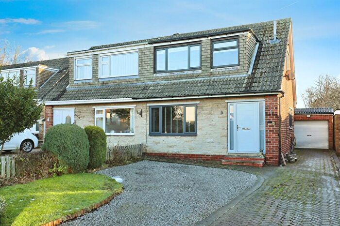 3 Bedroom Semi-Detached House For Sale In Barber Close, Todwick, Sheffield, S26