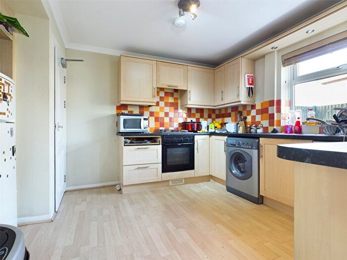 3 Bedroom Detached House To Rent In Shenfield Way, Hollingdean, Brighton, BN1
