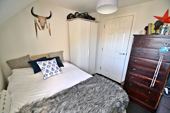 2 Bedroom Flat To Rent In Ashley Cross, BH14