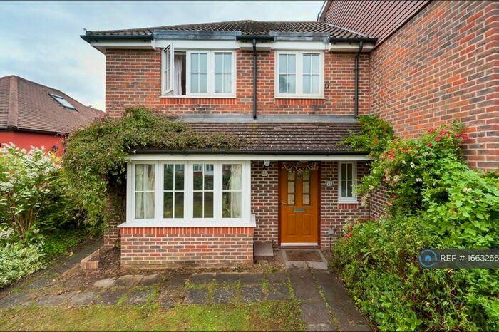 4 Bedroom End Of Terrace House To Rent In Worcester Park, Worcester Park, KT4