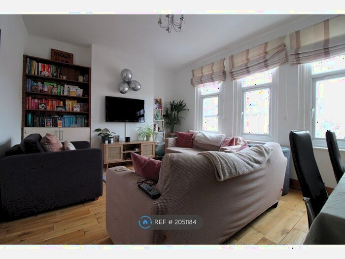 4 Bedroom Maisonette To Rent In Allfarthing Lane, London, SW18