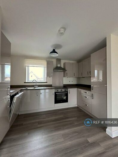 2 Bedroom Flat To Rent In Fen Street Brooklands, Milton Keynes, MK10