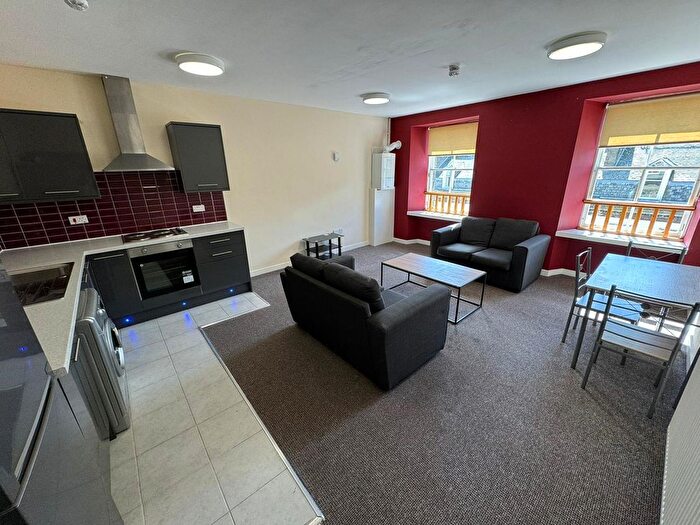 3 Bedroom Flat To Rent In /, Albert Square Meadowside, Dundee, DD1