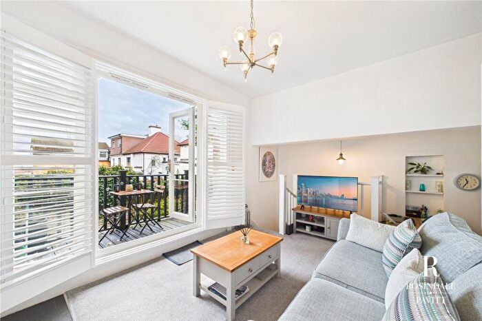 1 Bedroom Flat For Sale In Carshalton Road, Blythewood Court, SM1