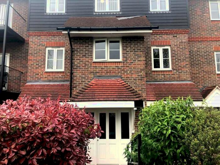 2 Bedroom Apartment To Rent In Freer Crescent, High Wycombe, HP13