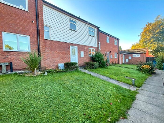 3 Bedroom Terraced House To Rent In Garrigill, Wilnecote, Tamworth, Staffordshire, B77