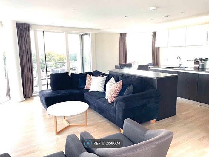 3 Bedroom Flat To Rent In Pump House Crescent, London, TW8