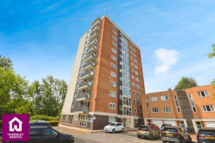 2 Bedroom Flat For Sale In Lakeside Rise, Manchester, M9
