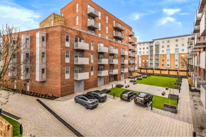 1 Bedroom Apartment To Rent In Steel House, The Metalworks, Petersfield Avenue, Slough, Berkshire, SL2