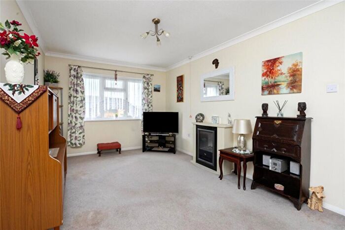 1 Bedroom Flat For Sale In Freshbrook Road, Lancing, West Sussex, BN15