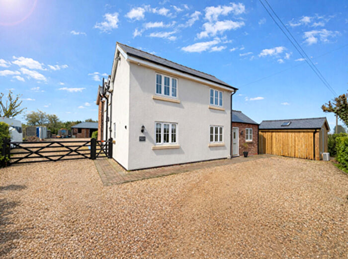 4 Bedroom Detached House For Sale In Elm Lane, Low Fulney, PE12