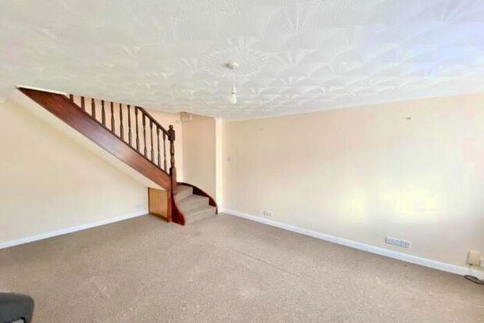 2 Bedroom Semi-Detached House To Rent In Uttoxeter Close, Leicester, LE4