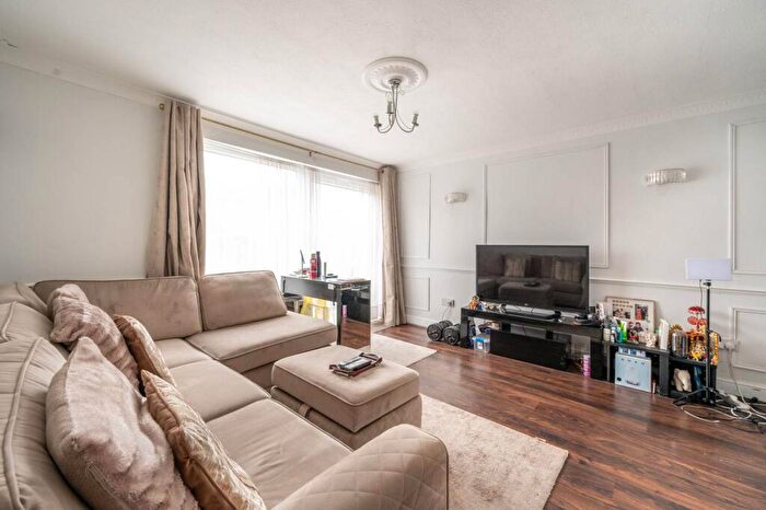 3 Bedroom End Of Terrace House For Sale In Boleyn Road, East Ham, London, E6