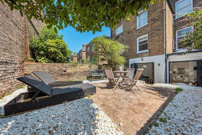 3 Bedroom Flat To Rent In Bravington Road, London, W9