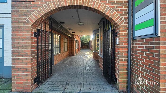 2 Bedroom Flat To Rent In High Street, Royal Wootton Bassett, SN4