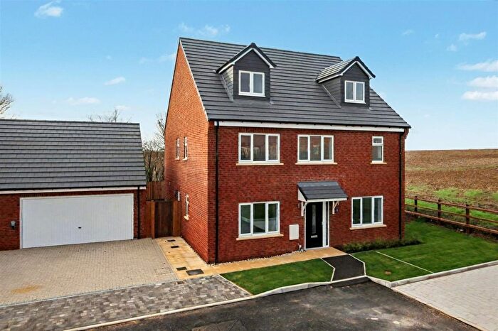 4 Bedroom Detached House For Sale In Roxton Road, Great Barford, MK44