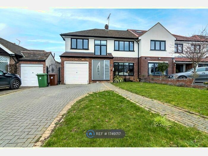 3 Bedroom Semi-Detached House To Rent In Billy Lows Lane, Potters Bar, EN6