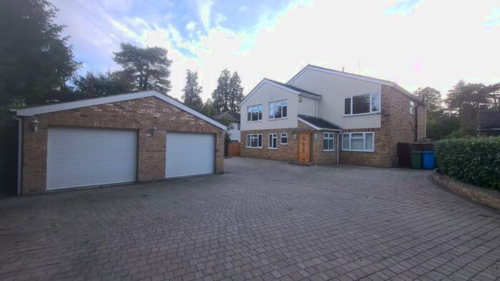 6 Bedroom Detached House To Rent In Maidenhead, Berkshire, SL6