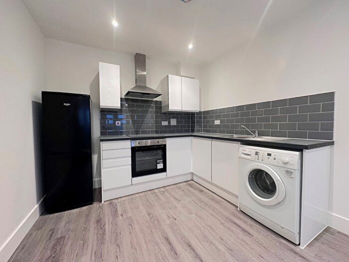 2 Bedroom Flat To Rent In Portswood Road, Southampton -, SO17