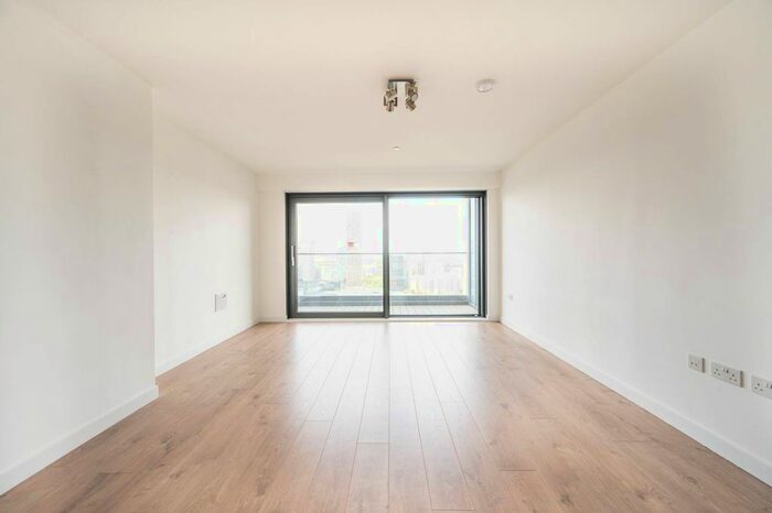 1 Bedroom Flat To Rent In Legacy Tower, Stratford, London, E15