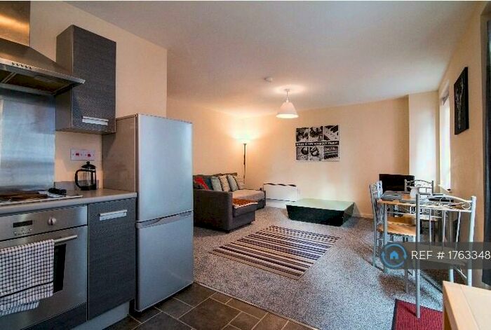 2 Bedroom Flat To Rent In Blantyre Street, Manchester, M15