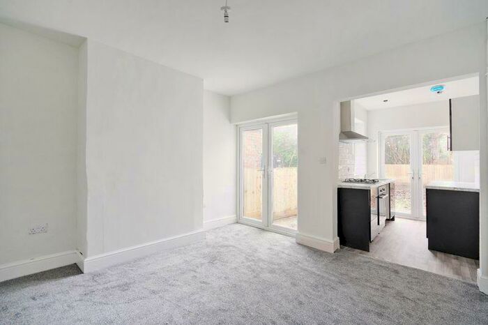 3 Bedroom Terraced House To Rent In Basford Street, Sheffield, S9