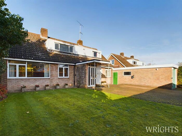 4 Bedroom Detached House For Sale In The Holdings, Hatfield, AL9