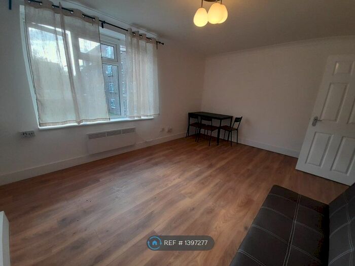 3 Bedroom Terraced House To Rent In Charlton Court, London, E2